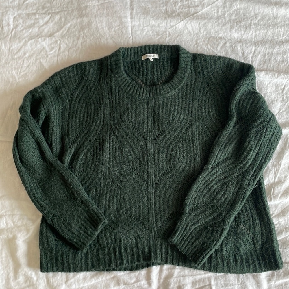 LAST DAY 11/17 🚨 BUNDLE OR OFFER 🚨 Dark green alpaca fisherman’s sweater XL